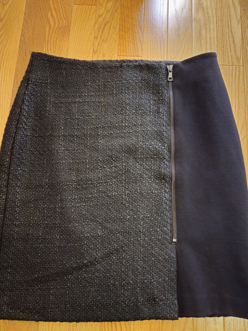 Ann Taylor Two-Tone Navy-Black Textured Pencil Skirt with Side Zip